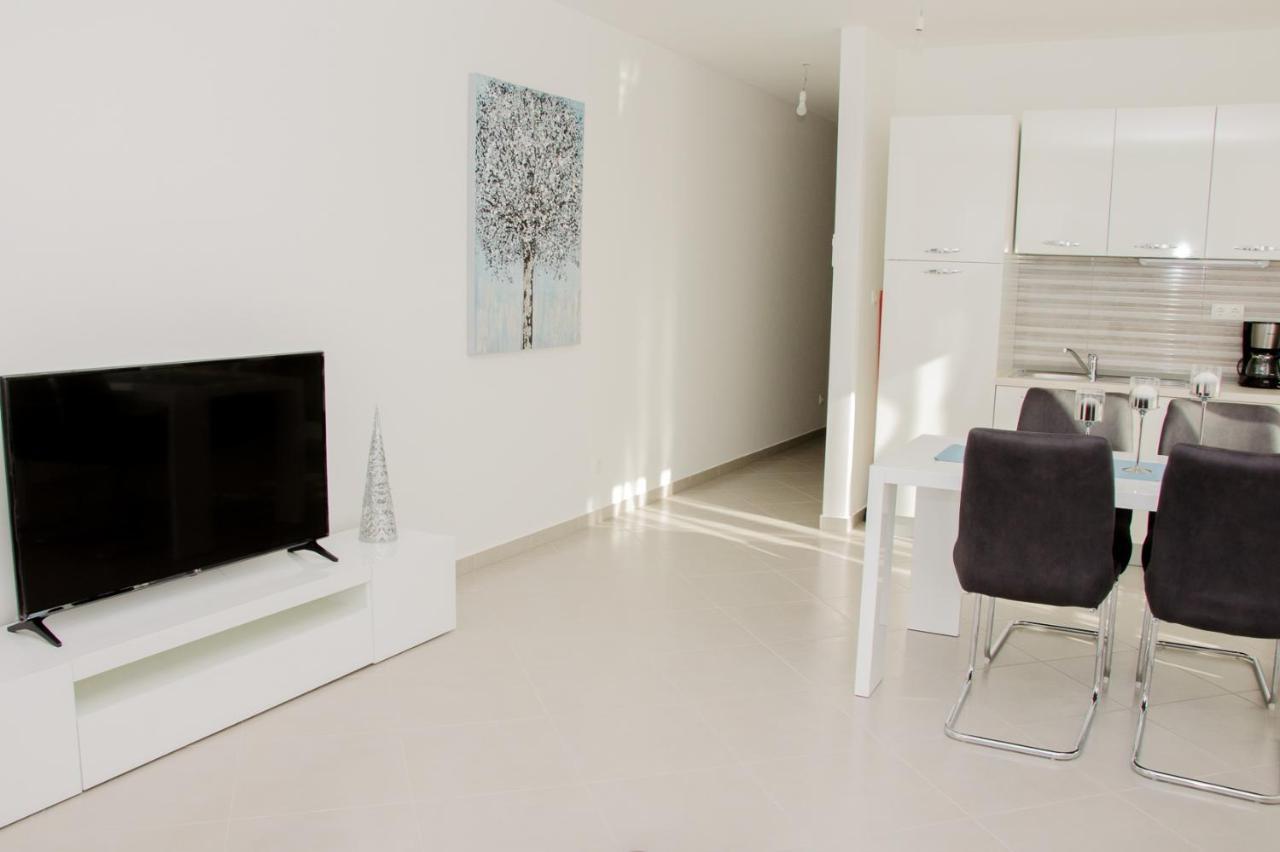 Apartman Leona Villa Nehaj Сень Экстерьер фото